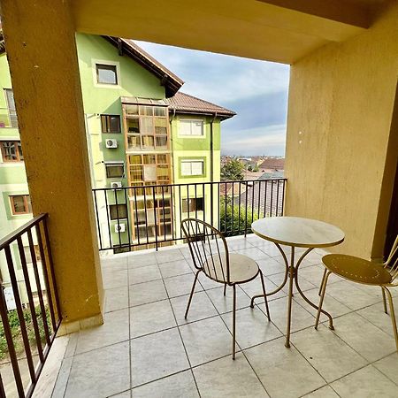 Apartament Novara 17 ไกรโอวา ภายนอก รูปภาพ