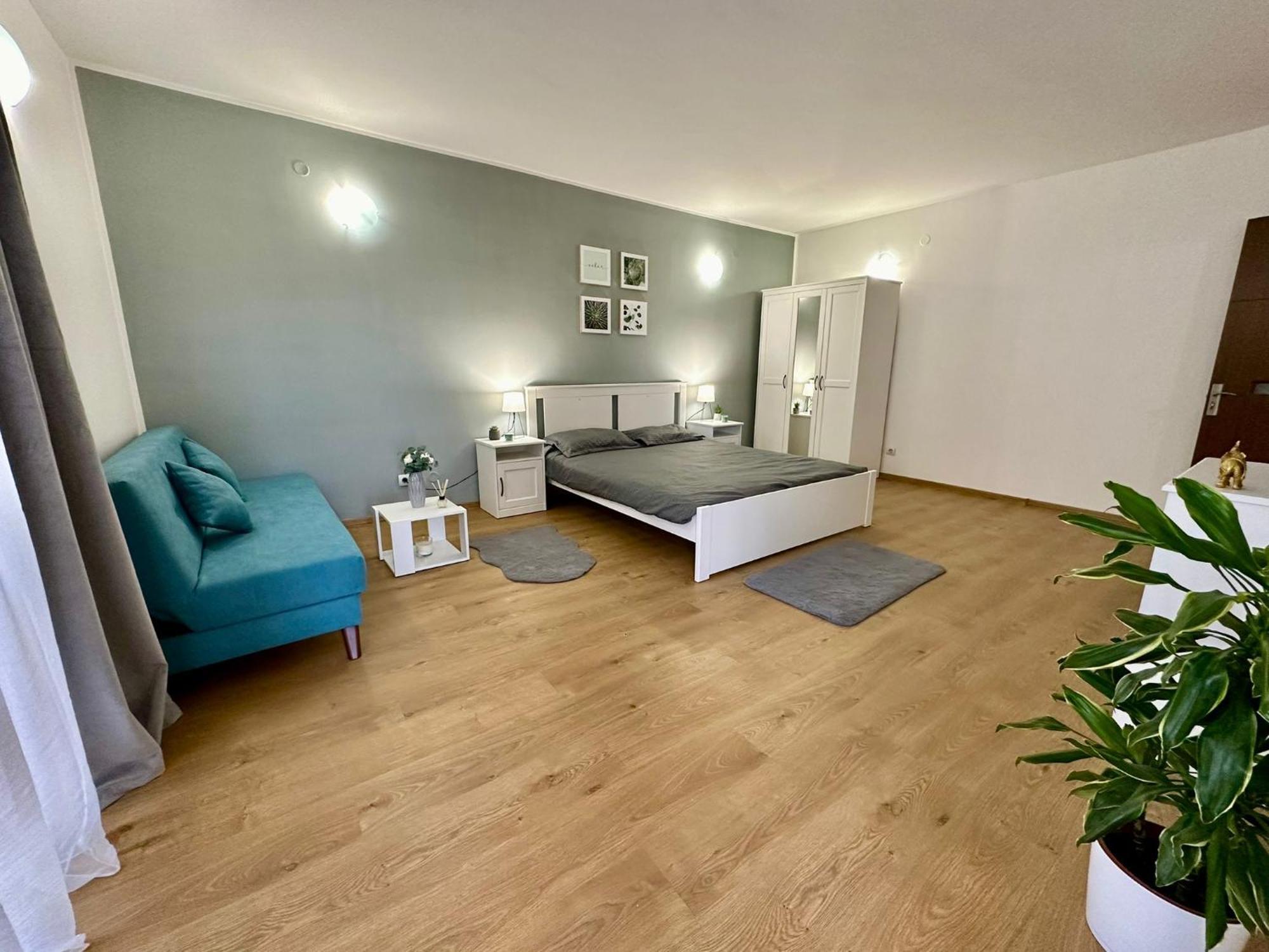 Apartament Novara 17 ไกรโอวา ภายนอก รูปภาพ